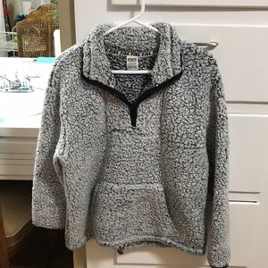 Very Warm Black/White VS PINK 1/4 zip Sherpa sweatshirt! Size: S